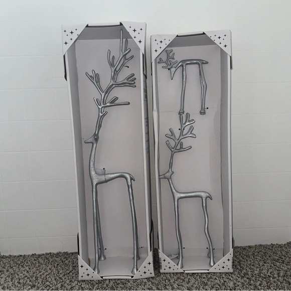 Aldi Other - Aldi Set of 2 Merry Moments Dramatic Silver Reindeer